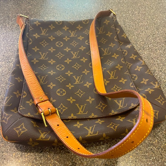 Louis Vuitton Handbags - Reserved for @ashaulacrump!!!! NOT 4 SALE!!